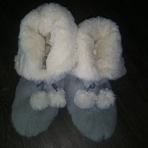 Cuddl Duds comfy slippers size 7/8
